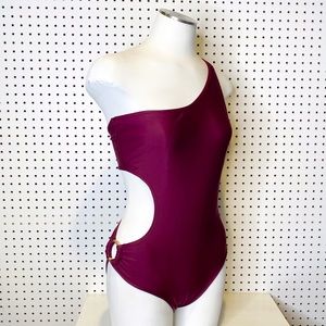 Mia Marcelle | NWT Pierce Cut Out One Piece Swimsuit Sz. L